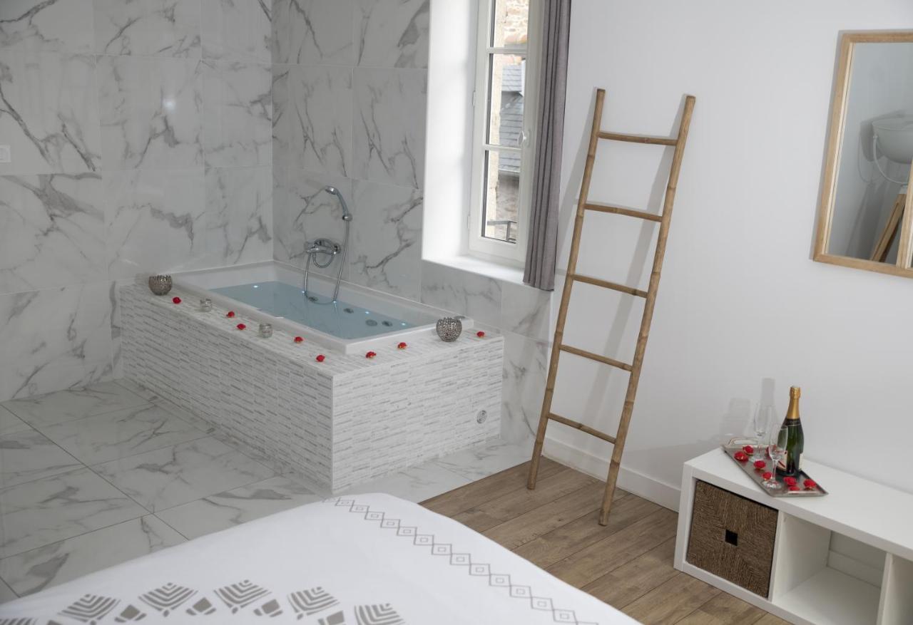 Triplex 110 M2 Centre Historique Avec Jacuzzi Dinan Lejlighed Eksteriør billede
